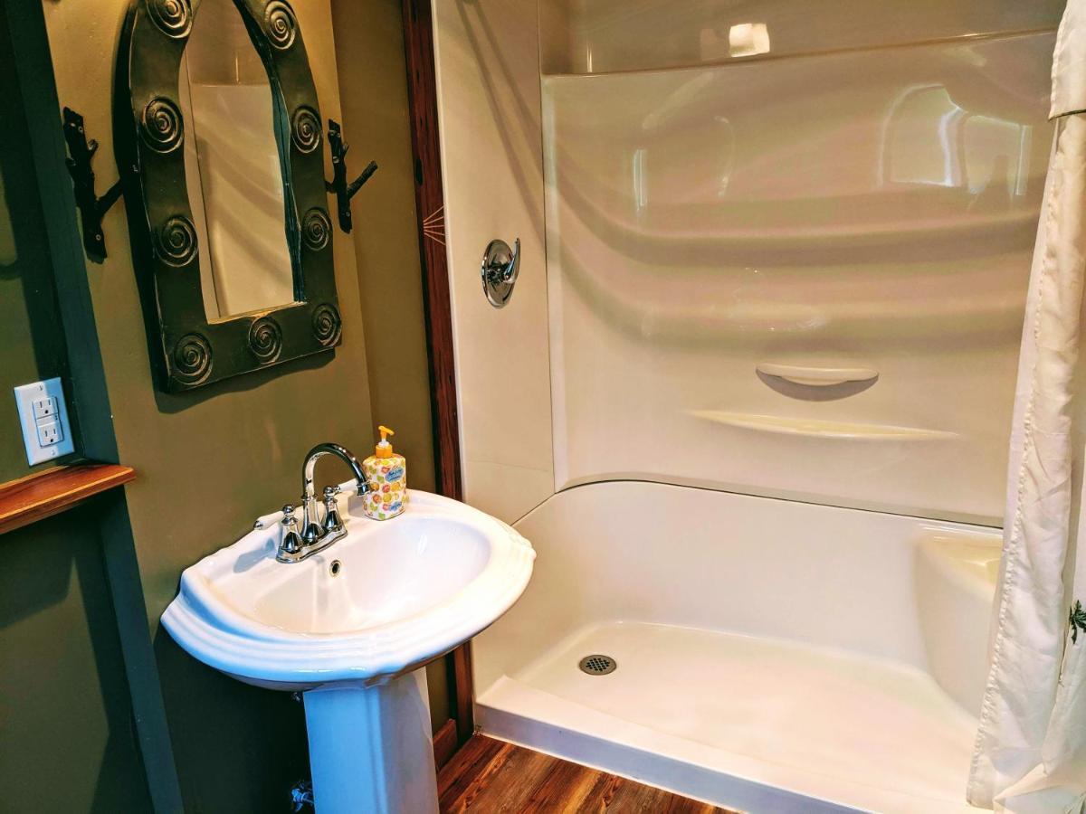 Frigon Suite -Waterfront Port Alice Экстерьер фото